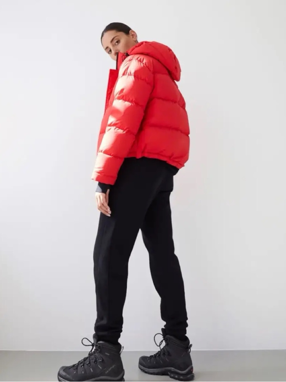 Aritzia Super Puff Shorty Cropped Red Puffer Jacket | M - Picture 4 of 9